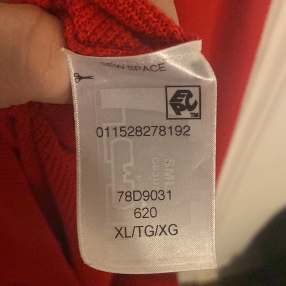 Pre owned color red 100% cotton - Picture 5 of 6